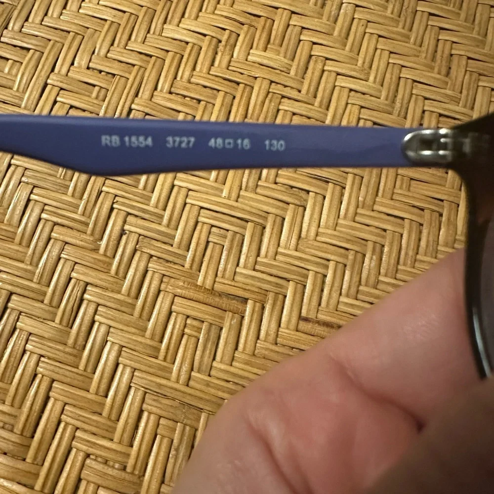 Ray-Ban size pic